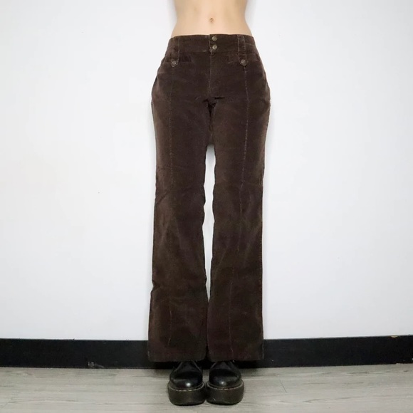 IS0: Brown Corduroy Flare Jeans from the brand Bum Equipment - Picture 2 of 2